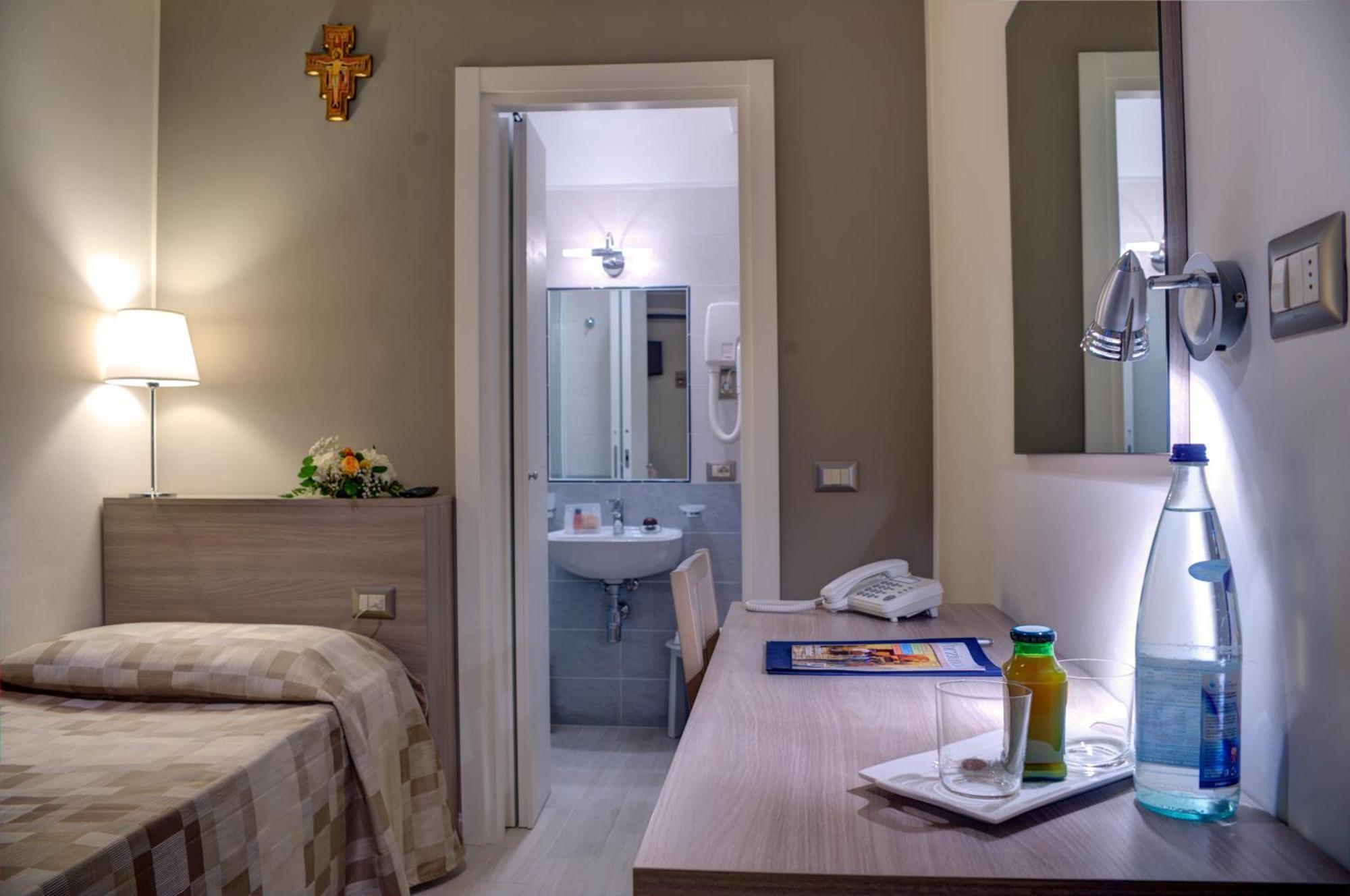Domus Pacis Assisi Hotel Екстериор снимка